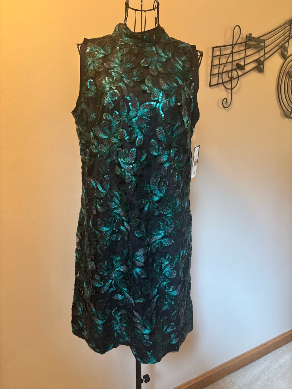 Robbie Bee Black Dress with Iridescent Hunter Green  Floral Jacquard petite S